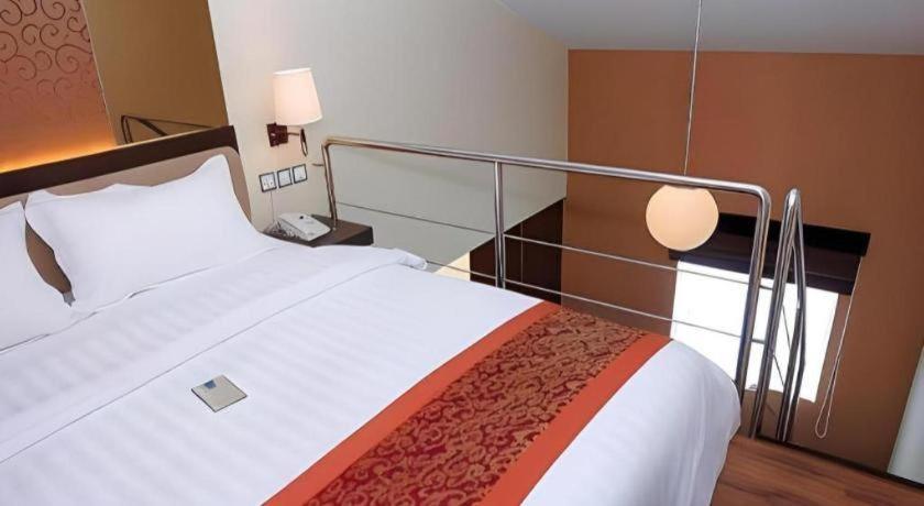 Favor Hotel Makassar City Center By Life Exteriér fotografie
