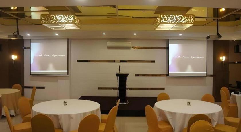 Favor Hotel Makassar City Center By Life Exteriér fotografie