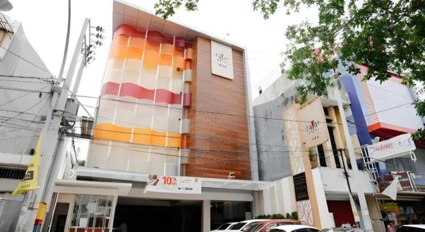 Favor Hotel Makassar City Center By Life Exteriér fotografie