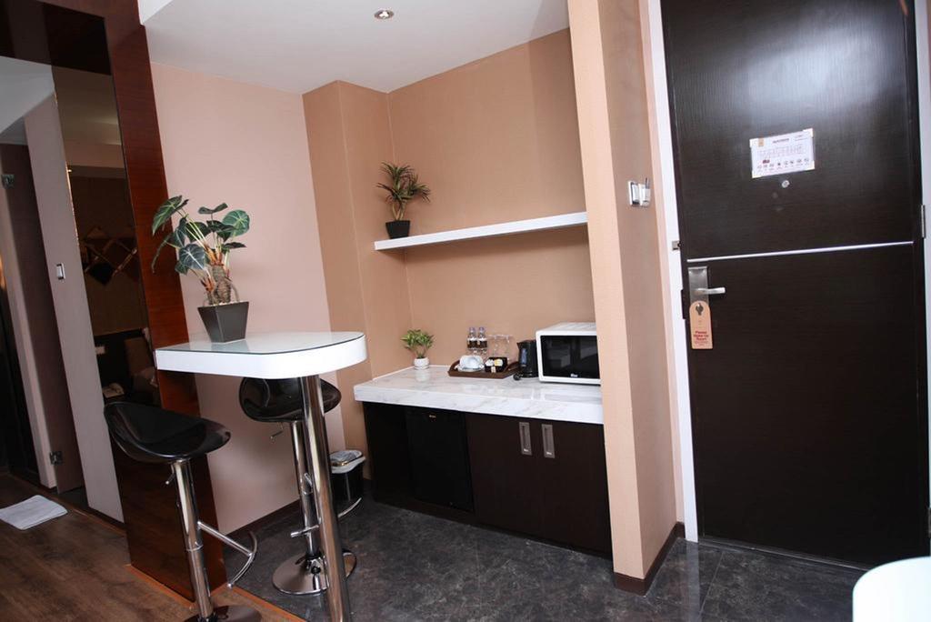 Favor Hotel Makassar City Center By Life Exteriér fotografie