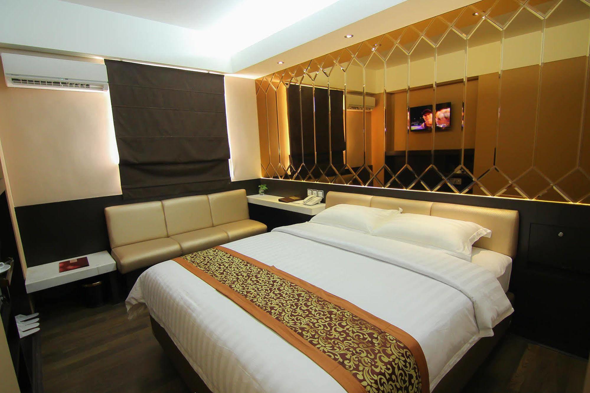 Favor Hotel Makassar City Center By Life Exteriér fotografie