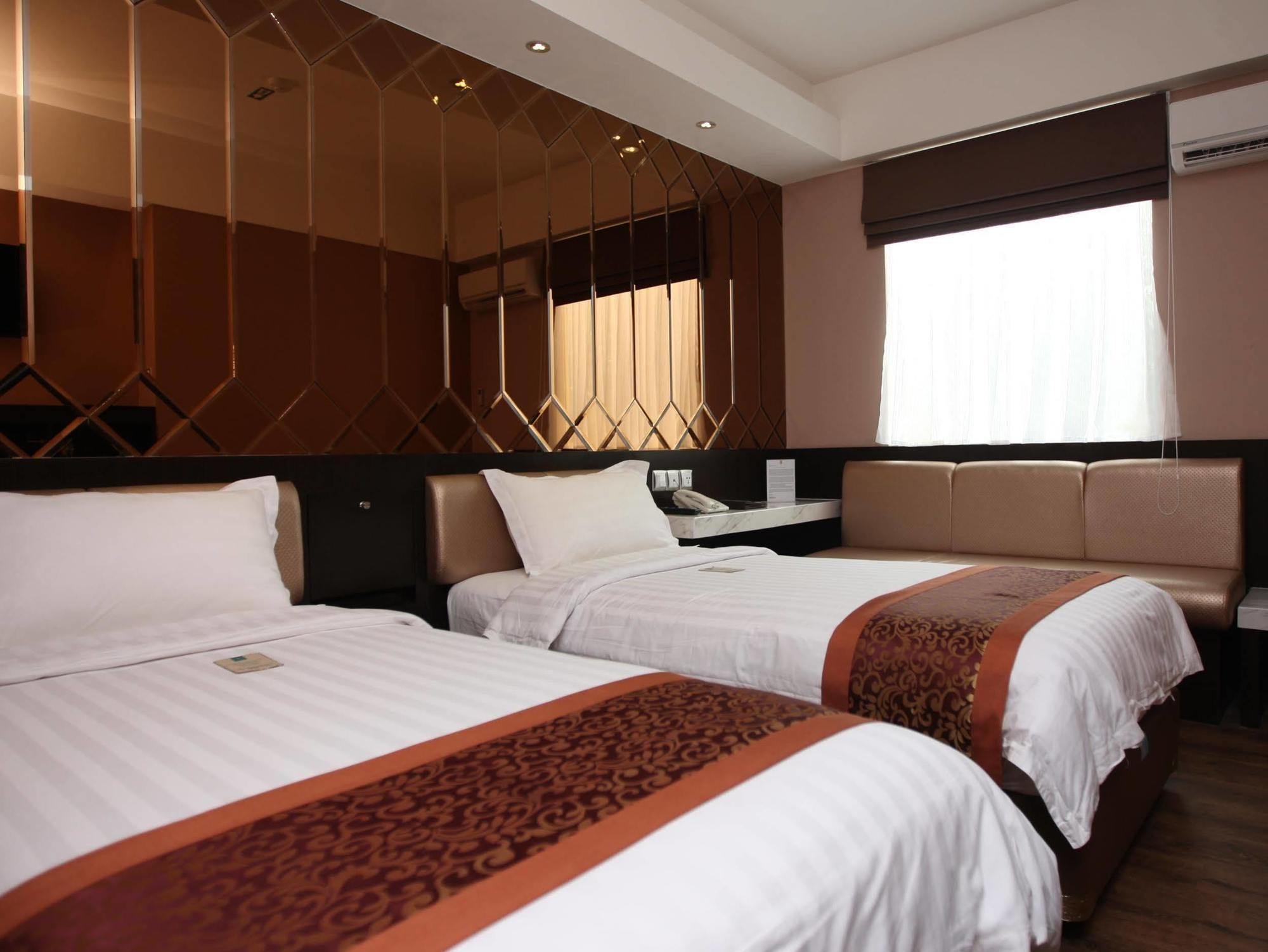 Favor Hotel Makassar City Center By Life Exteriér fotografie