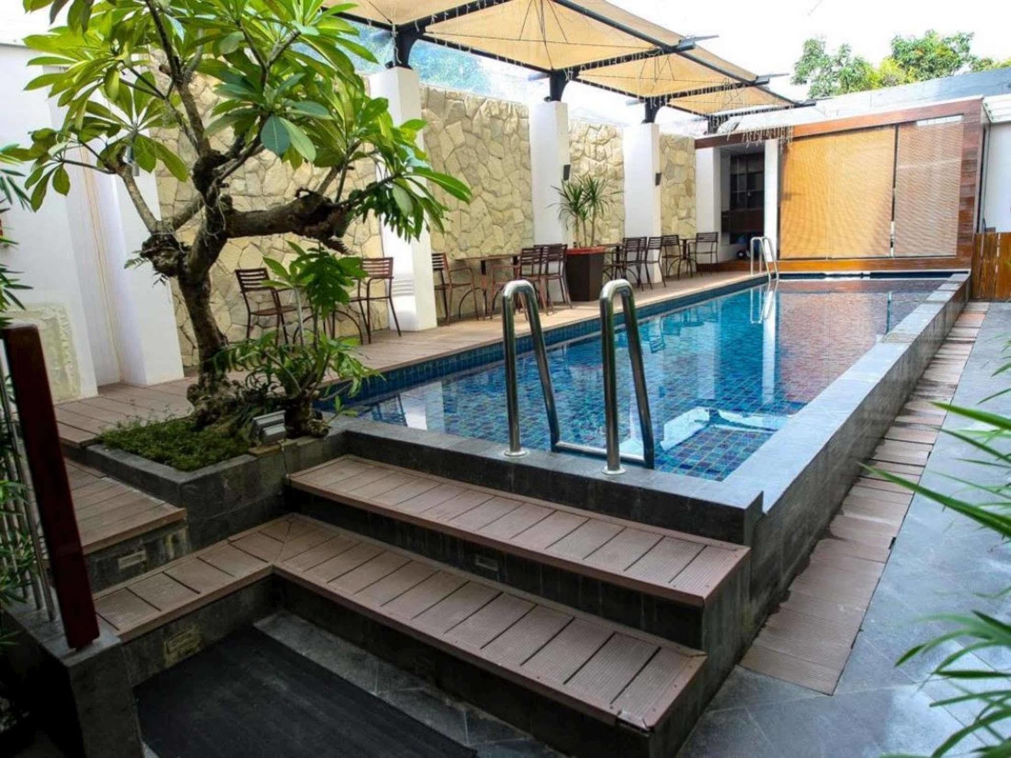 Favor Hotel Makassar City Center By Life Exteriér fotografie