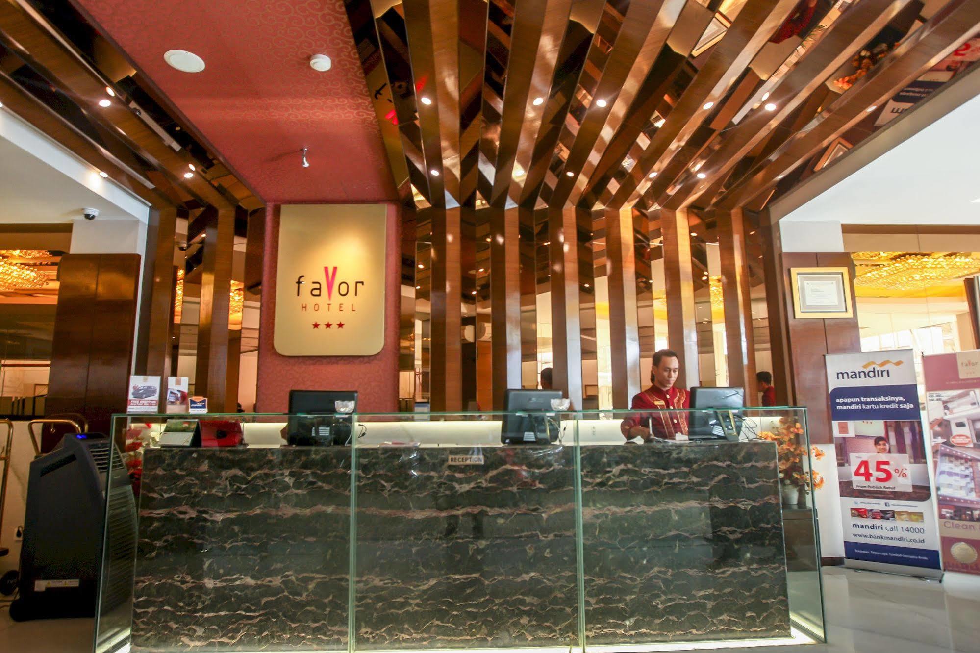Favor Hotel Makassar City Center By Life Exteriér fotografie