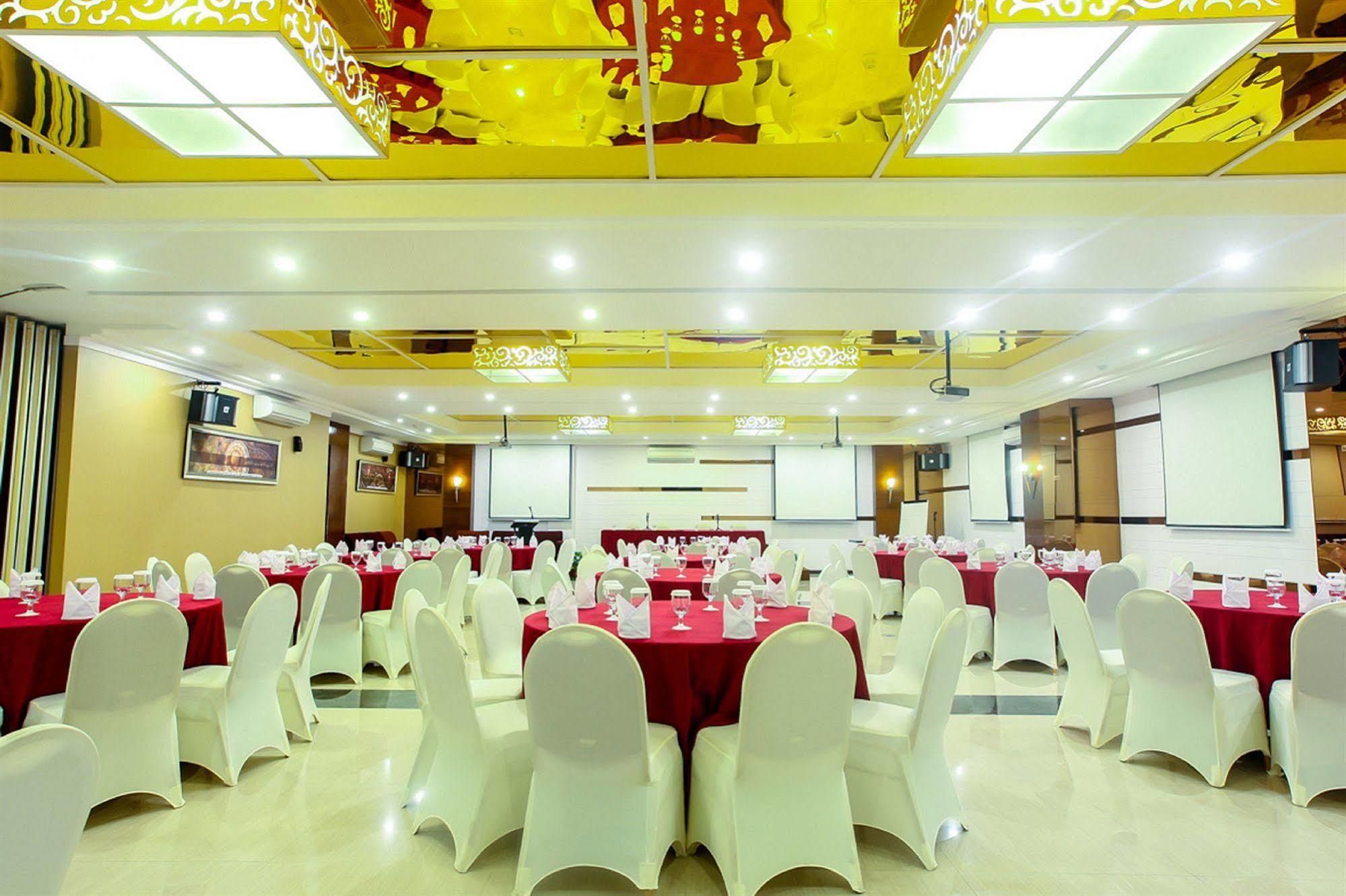 Favor Hotel Makassar City Center By Life Exteriér fotografie